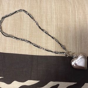 Silver/black heart necklace